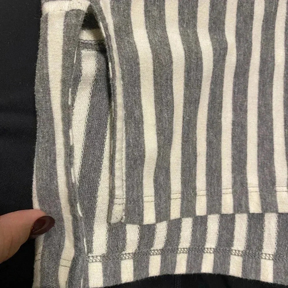 Abercrombie and fitch women’s striped long sleeve top size medium - Picture 4 of 4